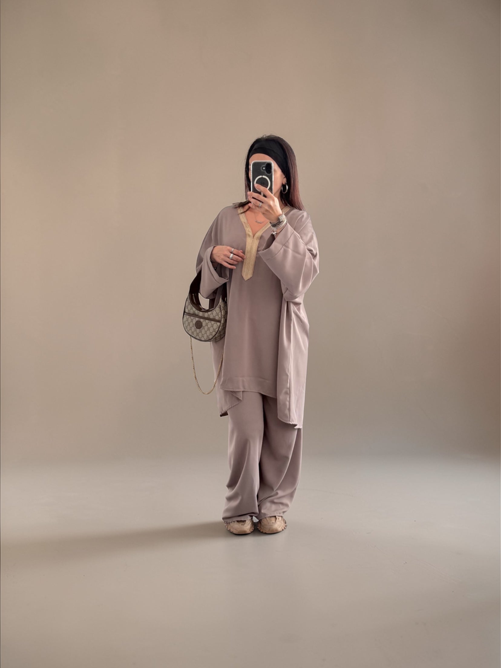 Ensemble Esmeralda taupe