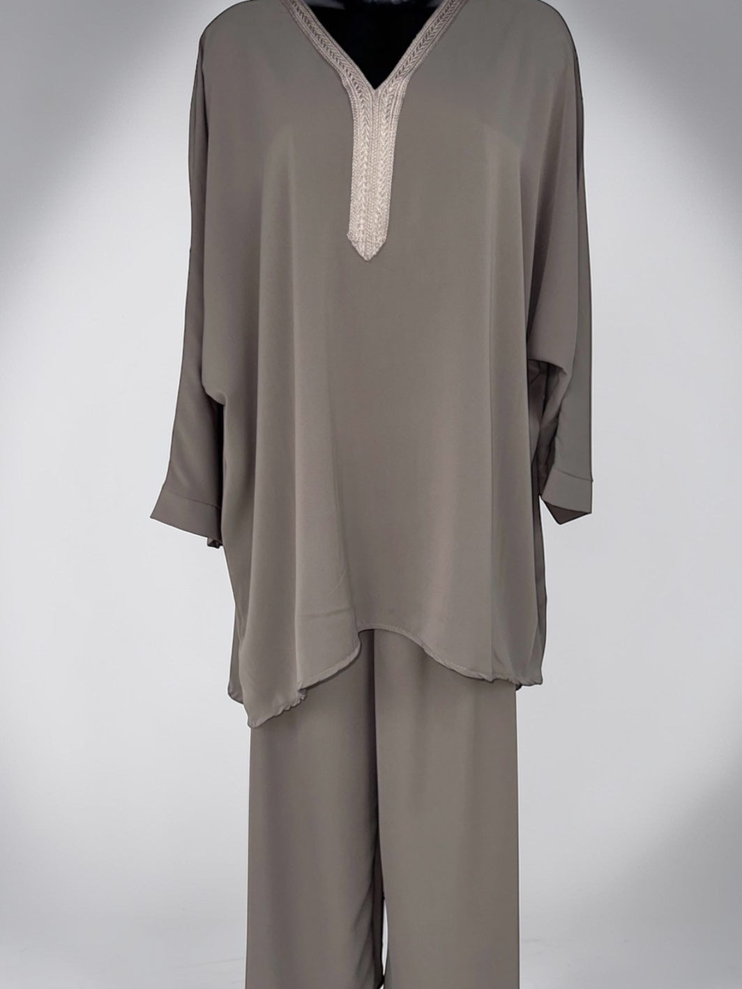 Ensemble Esmeralda taupe